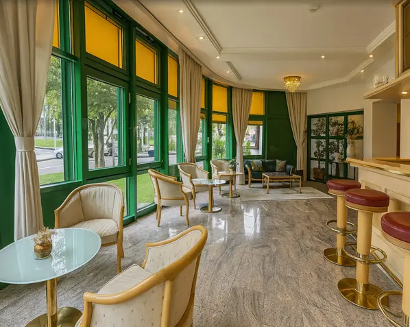 Rundumsorglos Arrangement für Ihre perfekte Auszeit „Rundumsorglos Arrangement im Parkhotel an der Therme mit stilvollem Zimmer und Thermennähe“** Verwendbar für Bilder auf der Website zur besseren Auffindbarkeit und Barrierefreiheit.